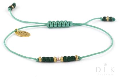 Armband "Grüne Perlen mit goldenem Hämatit an smaragdgrüner Schnur"