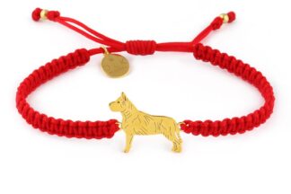 Armband mit Amstaff Hund aus vergoldetem Silber an rotem Makramee
