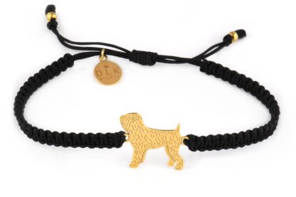 Armband mit Russischer Terrier Hund aus vergoldetem Silber an schwarzem Makramee